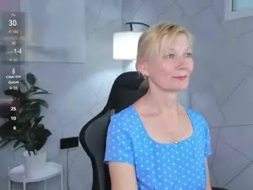 Chaturbate Live Porn of julie_lucasss