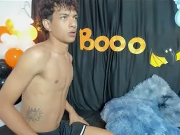 Chaturbate Best live sex cam show of maicol_cum23