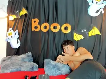 Chaturbate Best live sex cam show of maicol_cum23