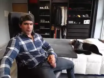 Chaturbate Free Porn Cam of latino23bom