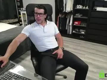 Chaturbate Live Sex Cam of latino23bom