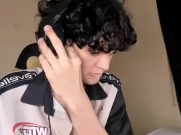 Chaturbate Live Porn of halan_jr