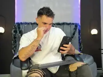 Chaturbate Live Sex Cam of liam_walk