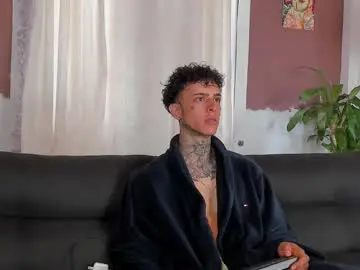 Chaturbate Live Sex of aron_ford