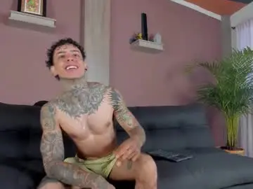 Chaturbate Free Live Porn of aron_ford