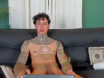 Chaturbate Free Live Porn of aron_ford