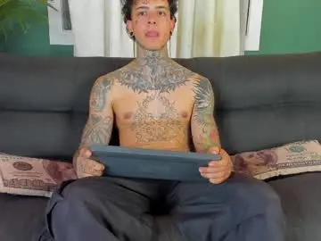 Chaturbate Nude Webcam of aron_ford