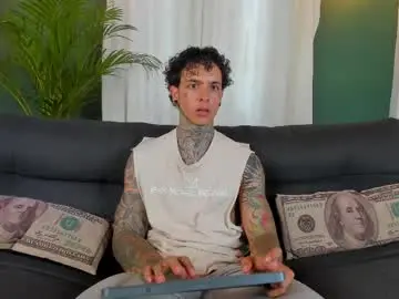 Chaturbate Free Porn Cam of aron_ford