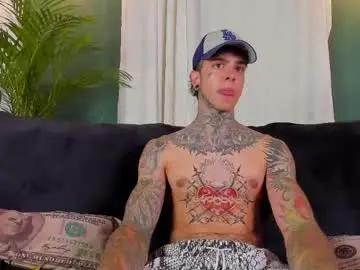 Chaturbate Free Live Porn of aron_ford