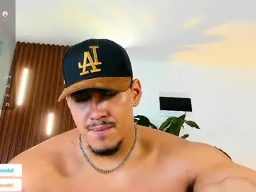 Chaturbate Best live sex cam show of lucasanto_