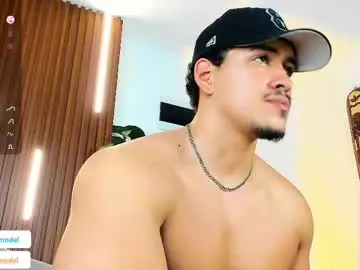 Chaturbate Best live sex cam show of lucasanto_