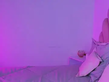 Chaturbate Live Sex Cam of miacolucci_18