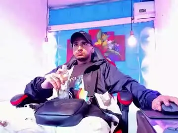 Chaturbate Sex Cam of axell_cross2