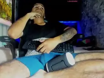 Chaturbate Free Live Porn of axell_cross2