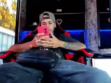 Chaturbate Adult Video Chat of axell_cross2