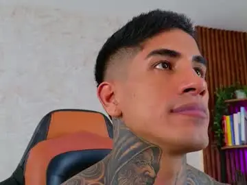 Chaturbate Watch Live Sex Cams of chris_reilly