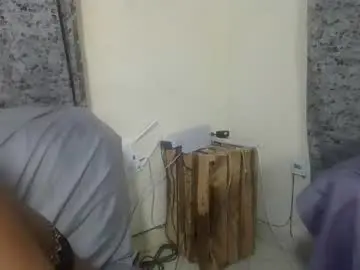 Chaturbate Adult Webcams of brunnette_blonde