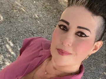 Cherry Sex Chat of sunnyrayz