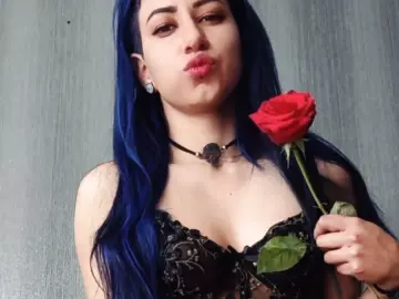 Cherry Nude Webcam of danielleholes
