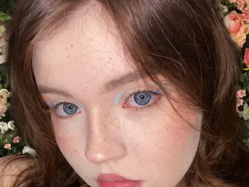 Cherry Sex Chat of elinasun