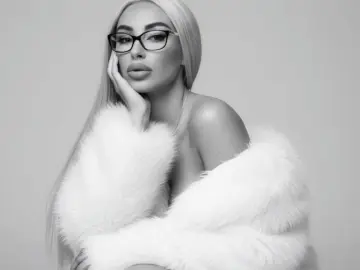 Imlive Adult Webcam of VanessaFlame