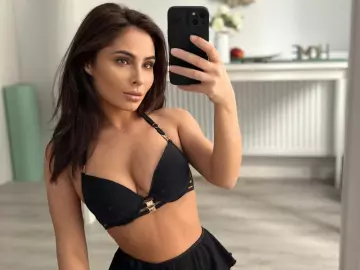 Imlive Adult Video Chat of SarahSkye895