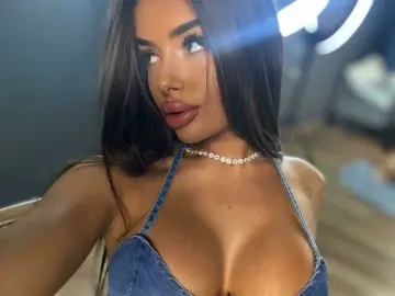 Imlive Adult Webcam of EllaCandyy