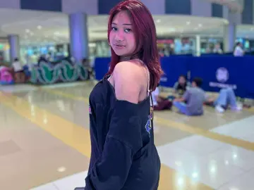 Imlive Free Live Porn of CaptivatingDoll