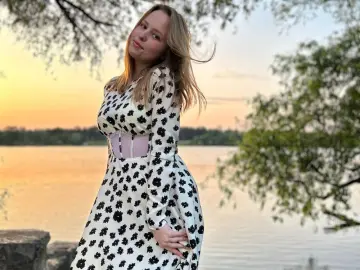 Imlive Free Porn Cam of CrystallPawsBuddy