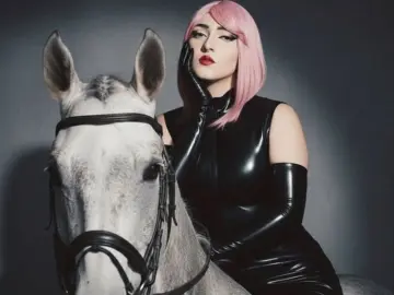 Imlive Watch Live Sex Cams of UrsulaManver1