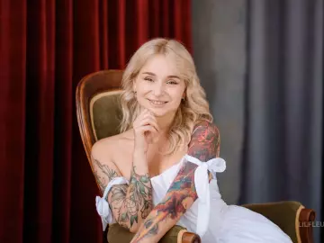 Imlive Free Porn Cam of LilFLeurs