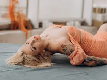 Imlive Nude Webcam of LilFLeurs