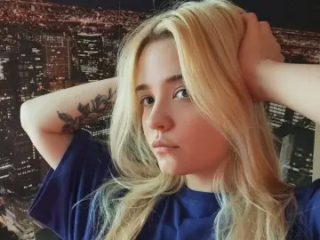 Livejasmin Live Sex Cam of MonnieMoniz