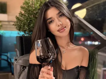 Livejasmin Free Porn Cam of ClaireJenner