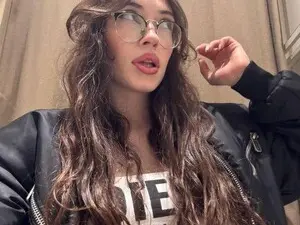 Myfreecams Live Sex Cam of Kelly_Grey