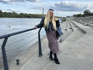 Myfreecams Sex Chat of white_choco