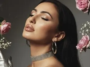 Myfreecams Live Sex Cam of YourDesiree_