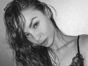 Myfreecams Live Sex Cam of Kirsten_D