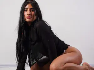 Myfreecams Watch Live Sex Cams of Saracloudy