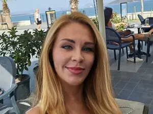 Myfreecams Live Sex Cam of Avelon