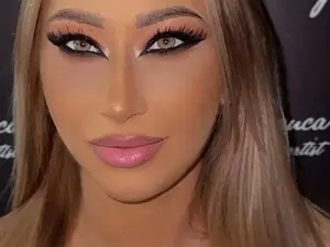 Myfreecams Live Porn of ReinaCummings