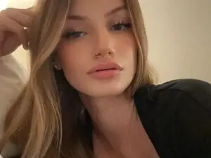 Myfreecams Adult Webcam of ShawnaSweets0