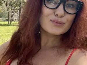 Myfreecams Sex Cam of Modest__Devil