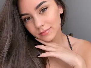 Myfreecams Adult Video Chat of IntrigueeMe