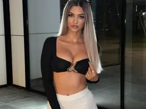 Myfreecams Free Porn Cam of Evelynvlove