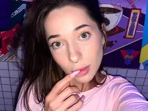 Myfreecams Nude Webcam of NicolYves