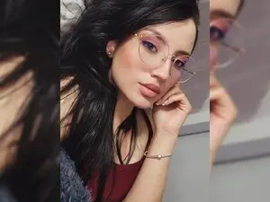 Myfreecams Adult Webcams of h_e_r_a