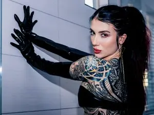 Myfreecams Watch Live Sex Cams of KasaraWood