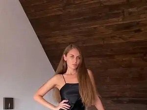 Myfreecams Sex Chat of AliceWonderr