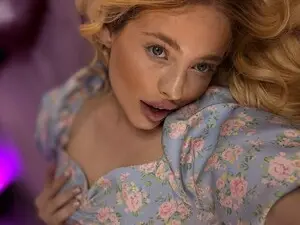 Myfreecams Best live sex cam show of SerenaNoir